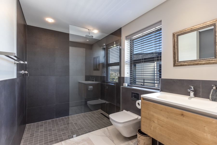 4 Bedroom Property for Sale in Pearl Valley at Val de Vie Western Cape
